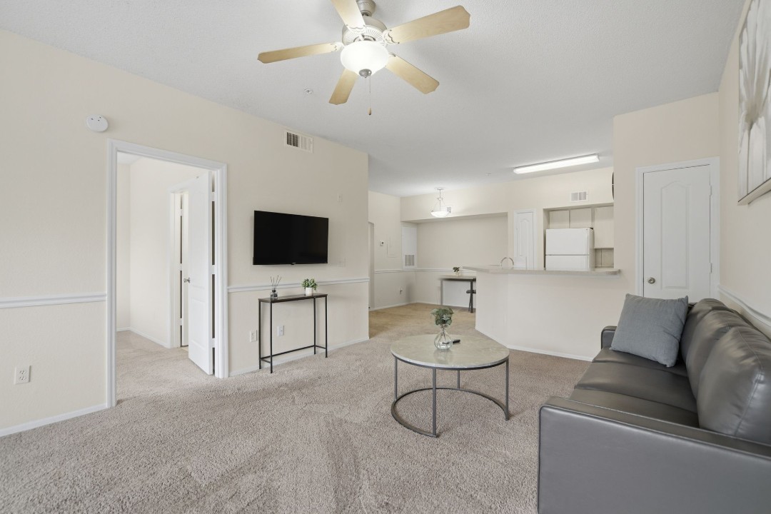 Avenue · Unit at Winter Springs 21-309 1/1