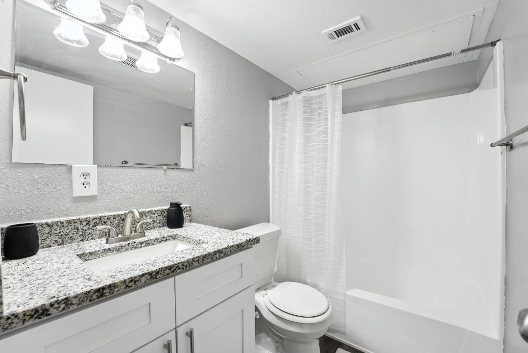Eureka village · Unit 225 2/1