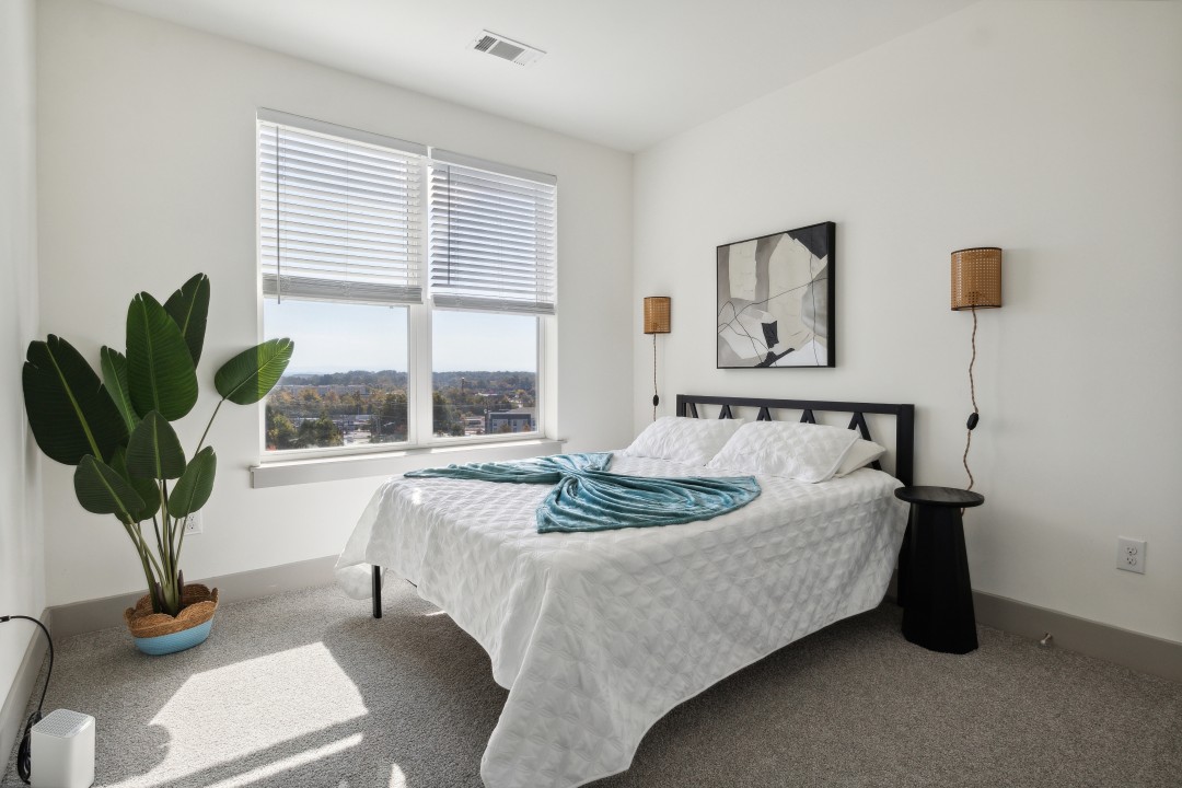 Overlook at Farragut 1306, · Unit 2/2