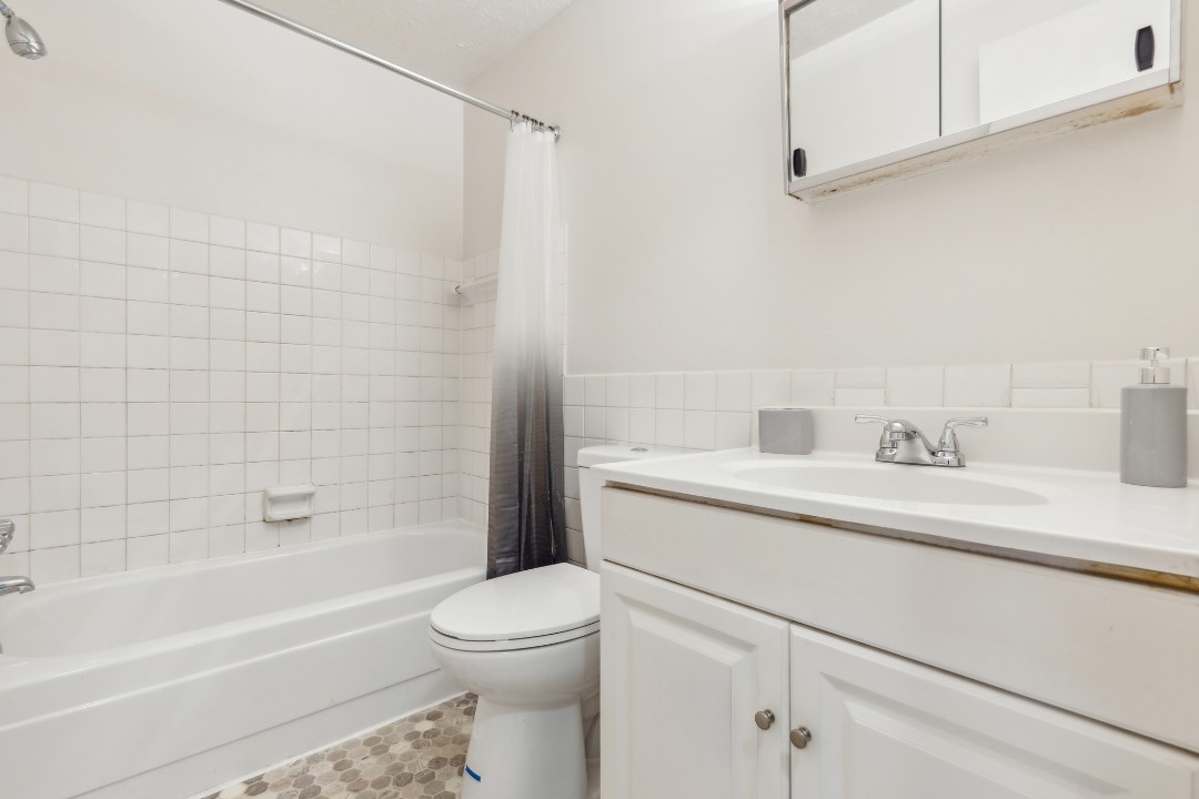 Midtown Towers 3605, · Unit 1/1