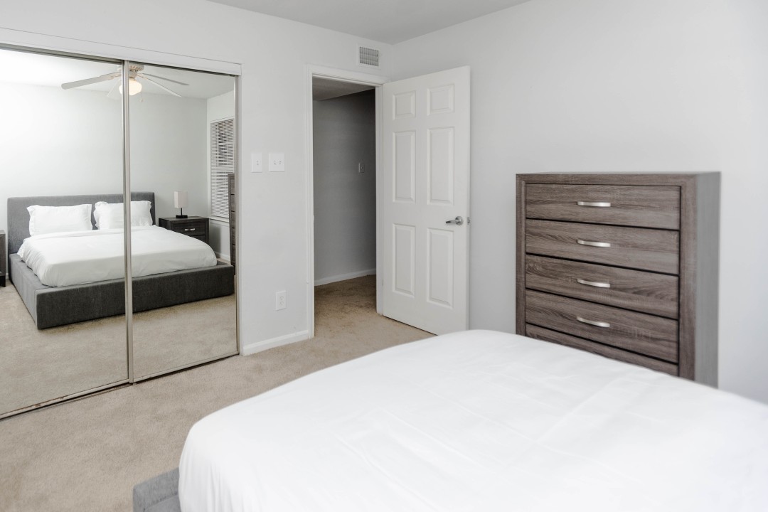 2 Bedrooms · Signature layout