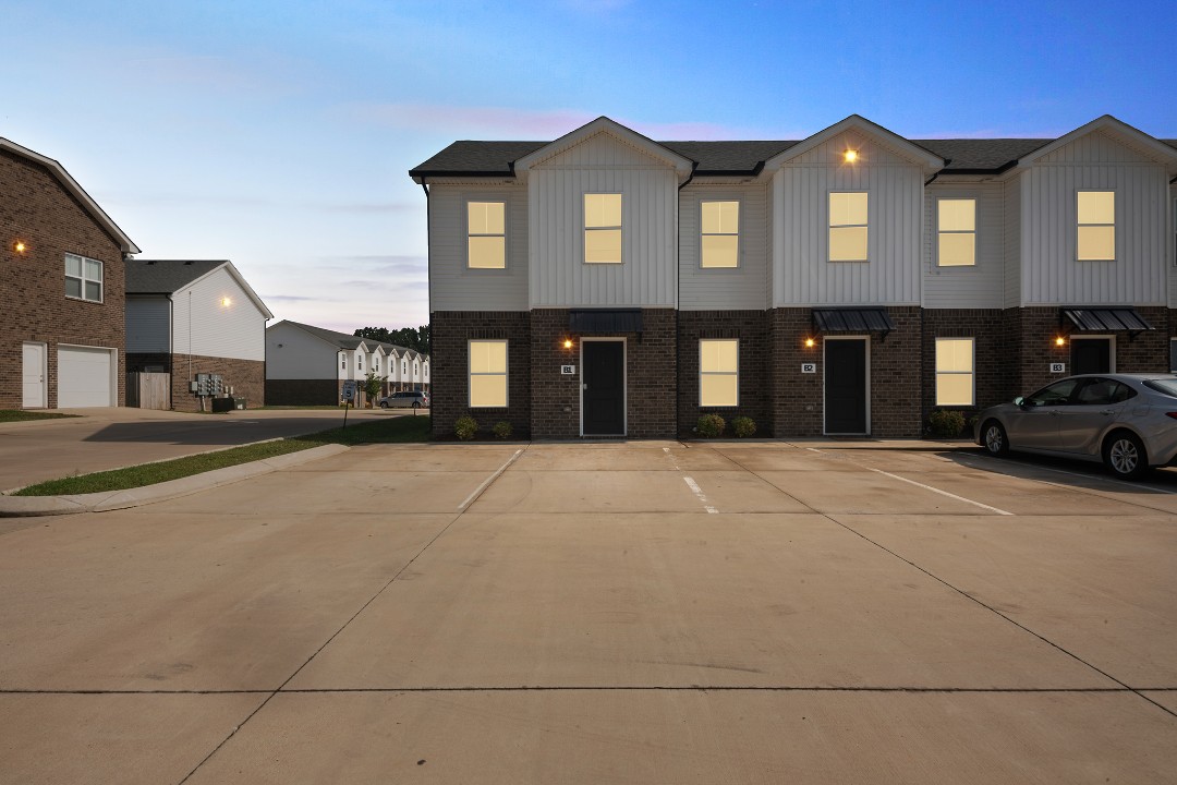 Arte Luxury townhomes B1 2/2.5