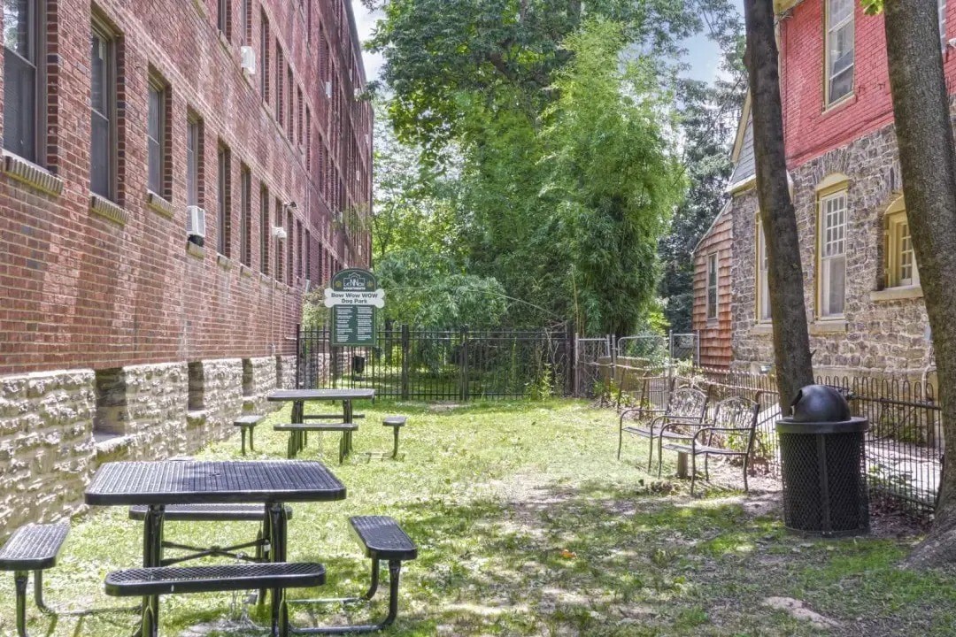 Lennox Studio · Unit C101