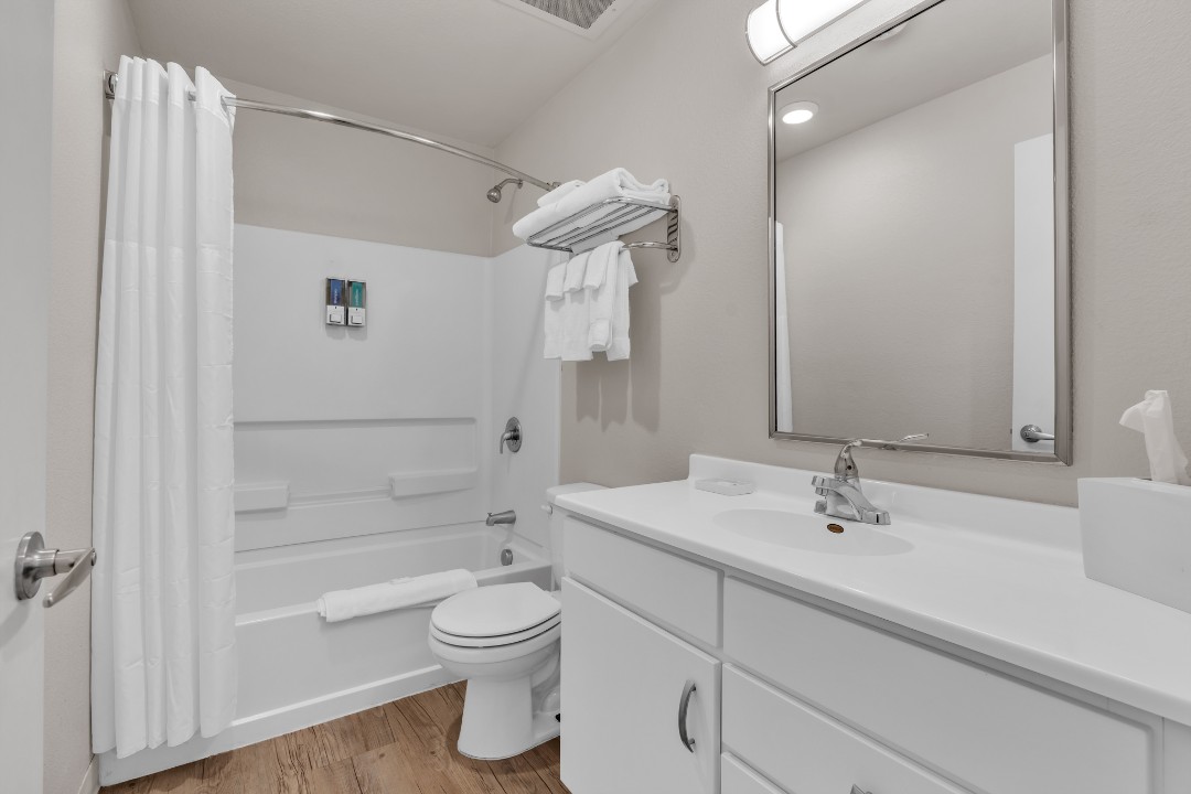 Simplicity At the Rim · Unit 1402 3/2