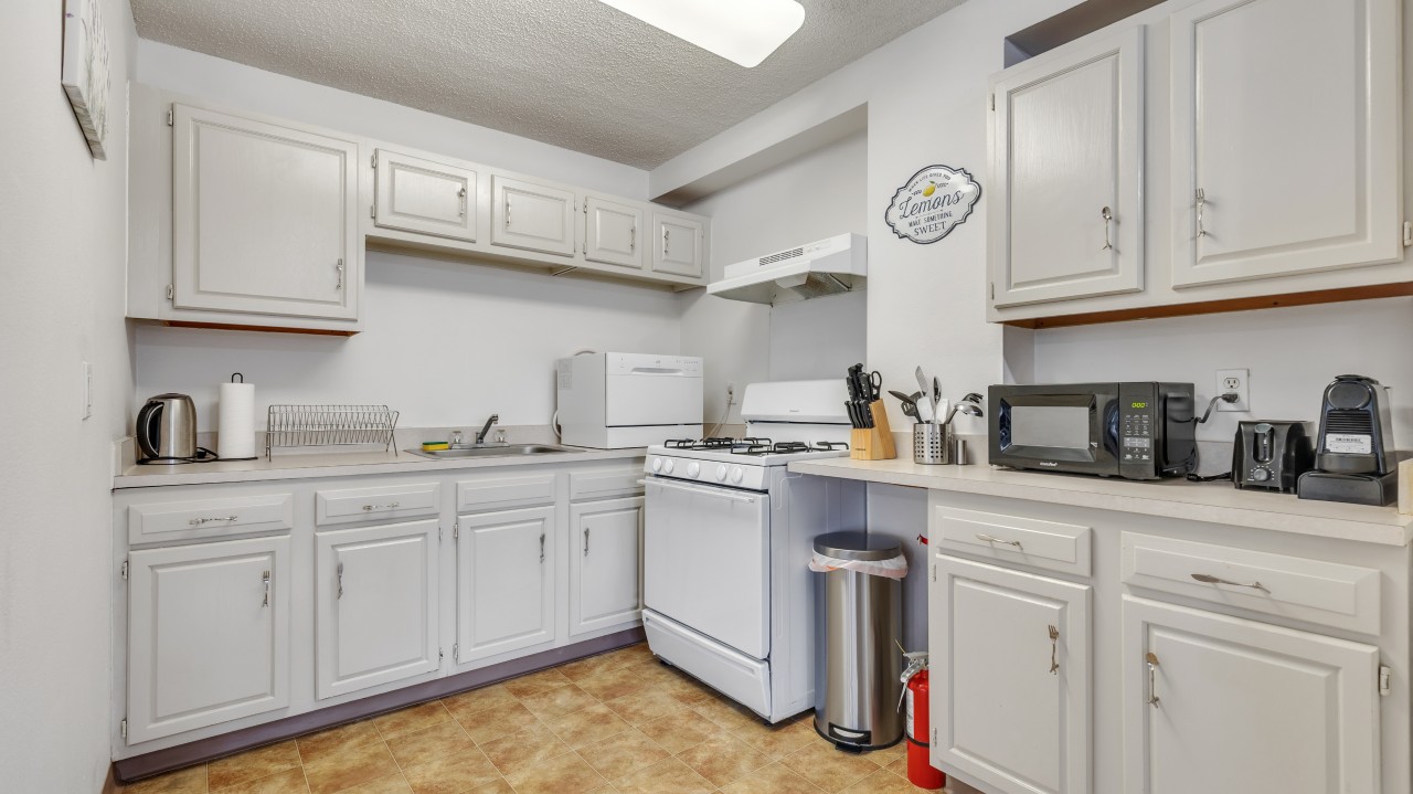 Pa Place 514, Studio
