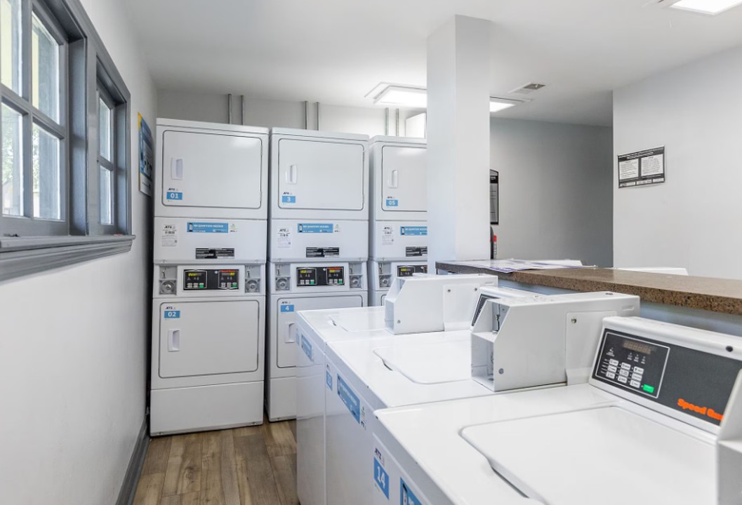 Taylor at 502 · Unit unit 8902-200 2/2