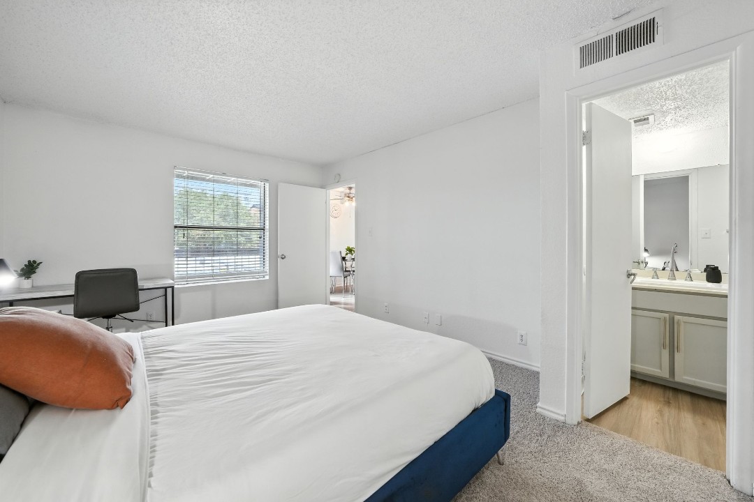 Mueller Flats · Unit 1223 2/2