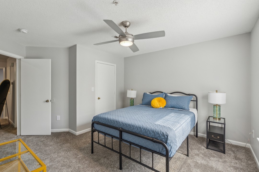 Carlson Bay, 3508-301, · Unit 2/2