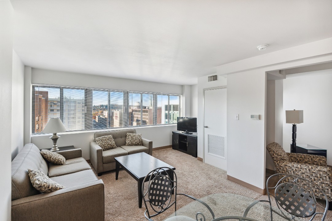 Pa Place 1114, 1br