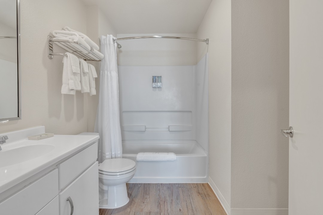 Simplicity At the Rim · Unit 1406 2/2