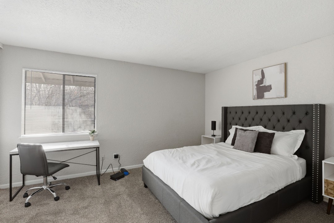 Hillcrest 8330E · Unit 2/1