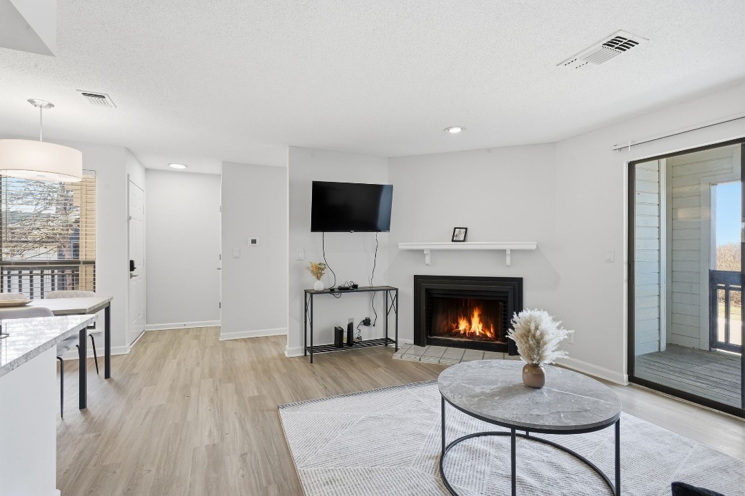 Taylor at 502 · Unit unit 8902-200 2/2