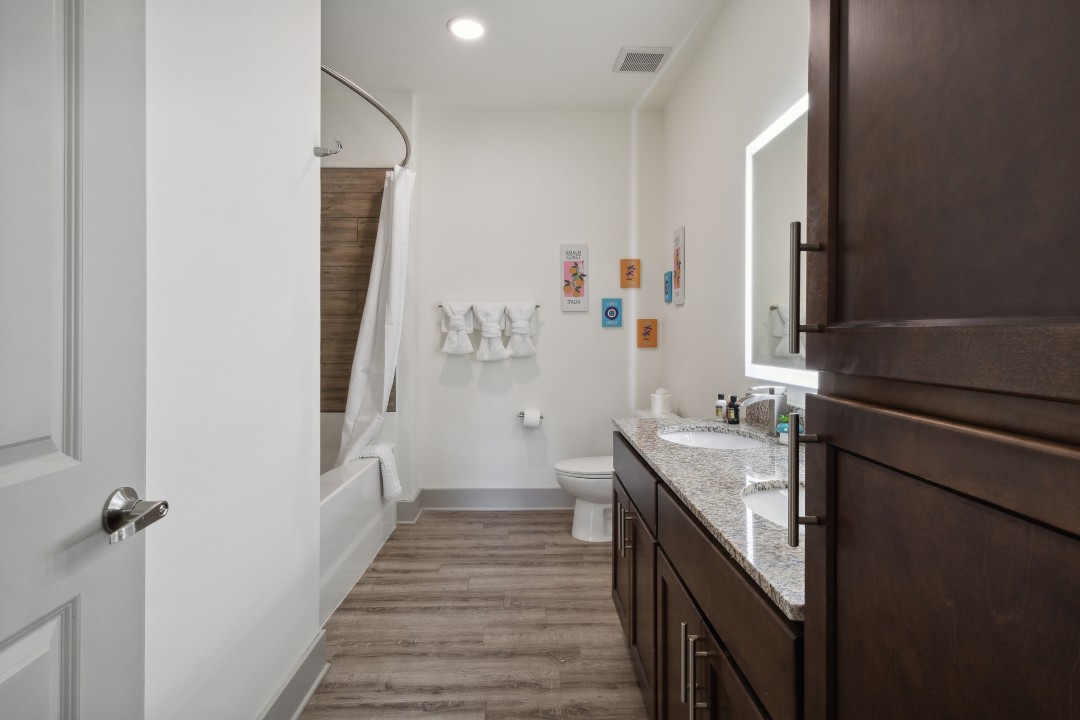 Overlook at Farragut 7207, · Unit 2/2