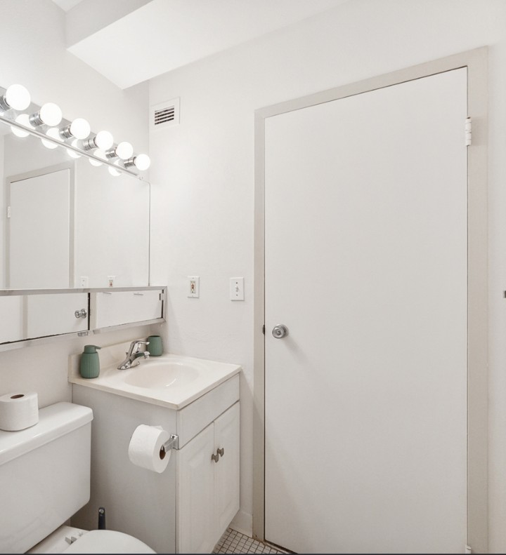 Pa Place 2107, 1br
