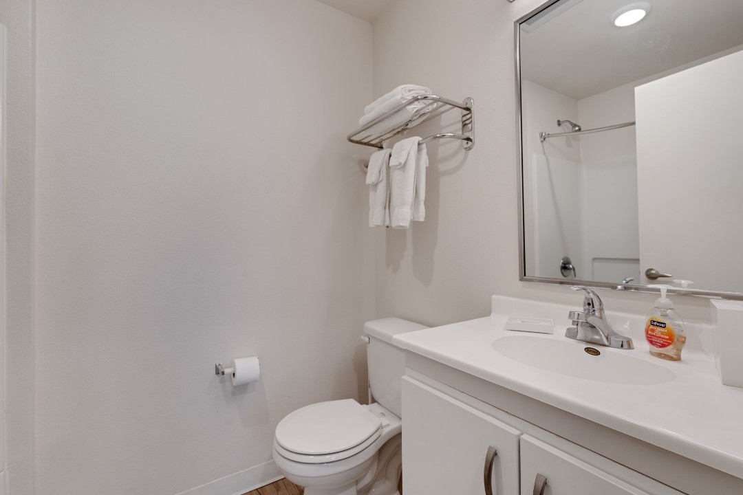 Simplicity At the Rim · Unit 1305 1/1