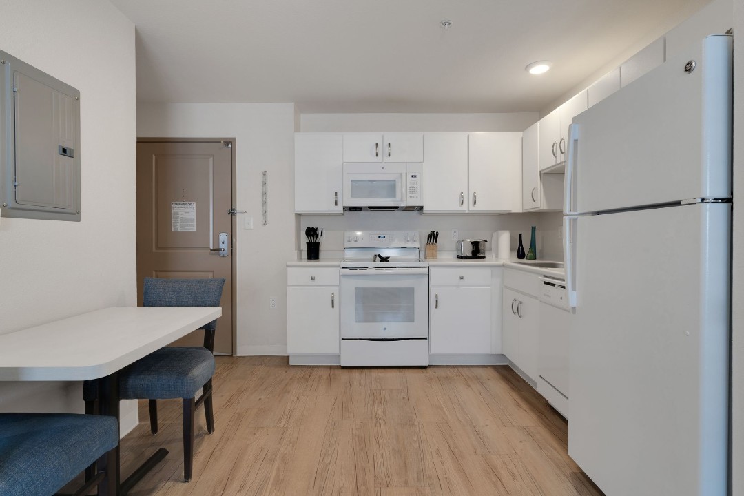 Simplicity At the Rim · Unit 1305 1/1