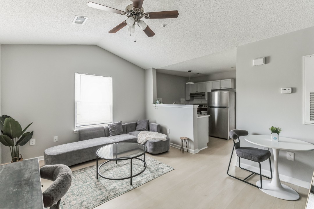 Carlson Bay, 3516-301, · Unit 1/1