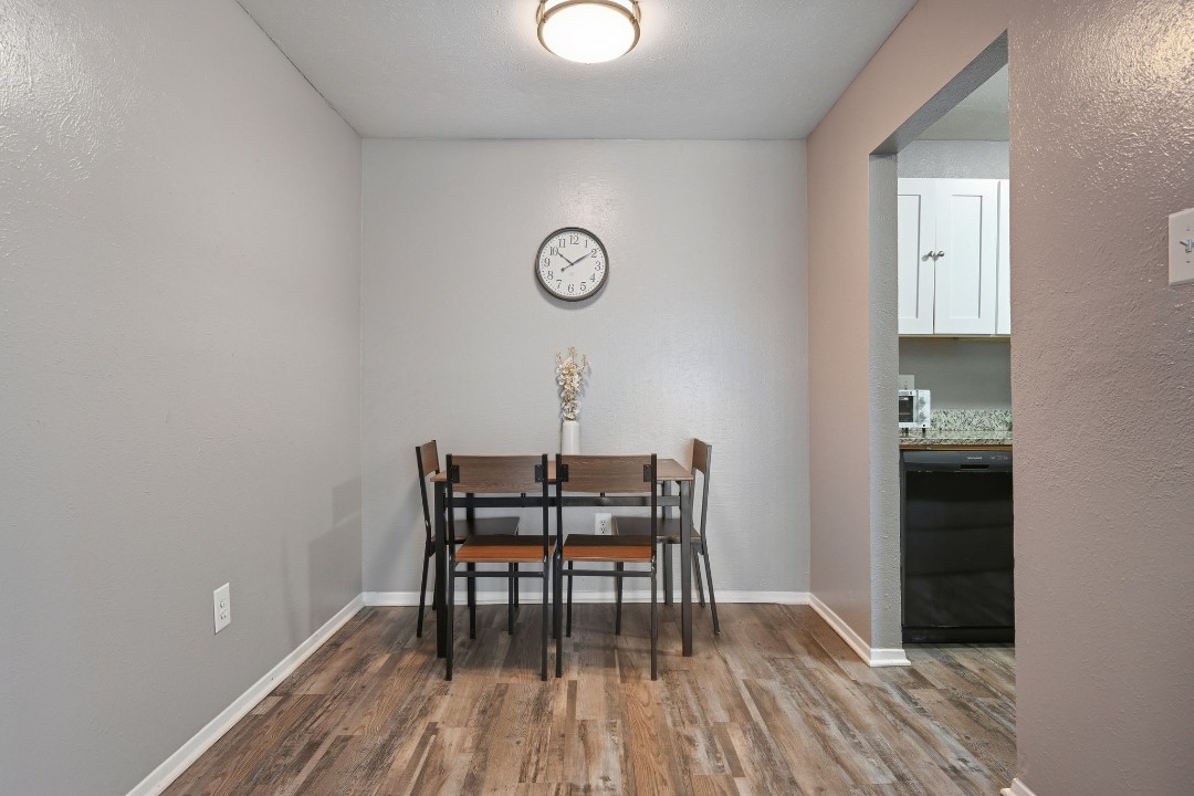 Eureka village · Unit 202 2/1