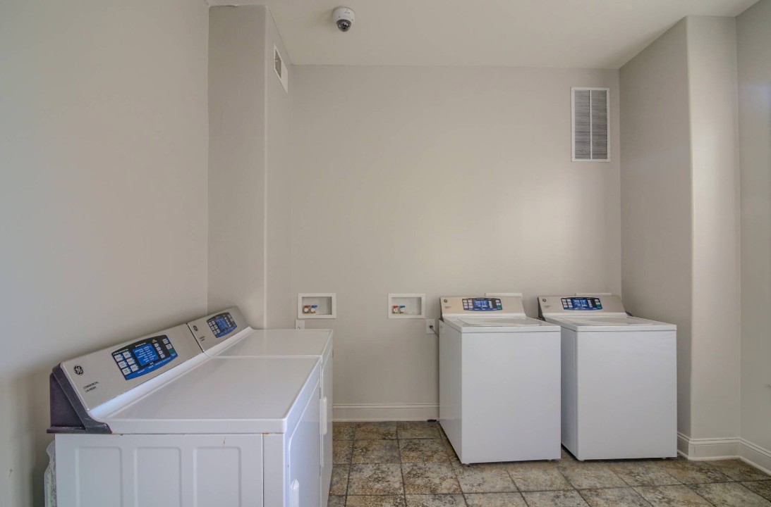The Verandas, 2325 Calgary Crescent, · Unit 1/1