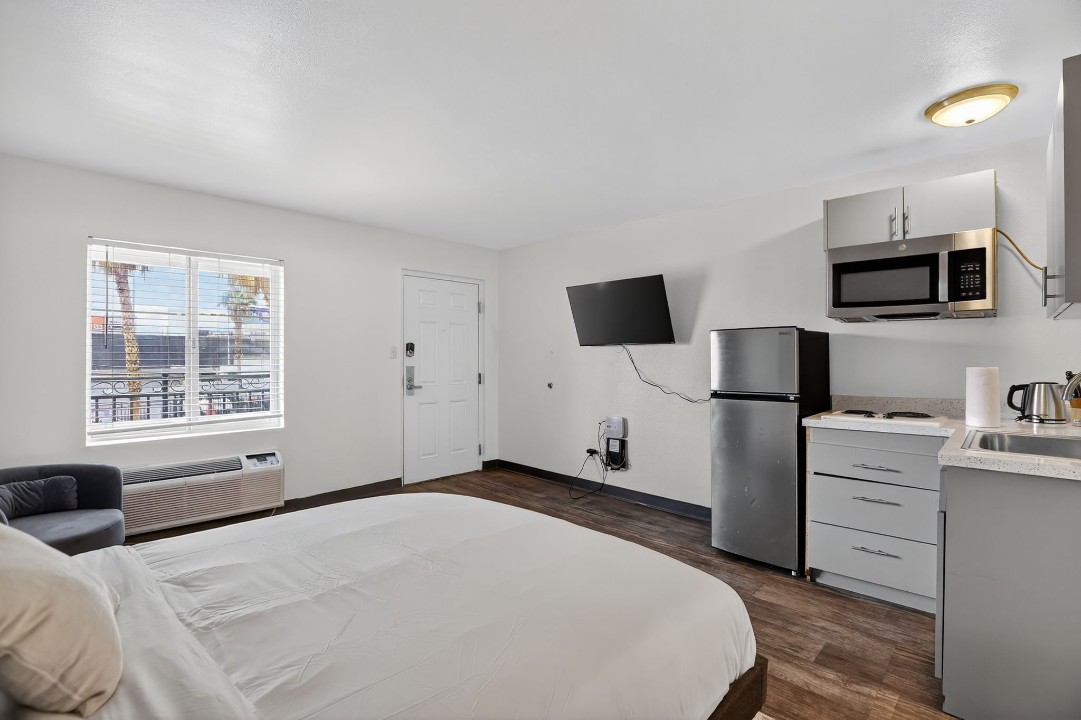 Spectra Paradise Studios · Unit 604