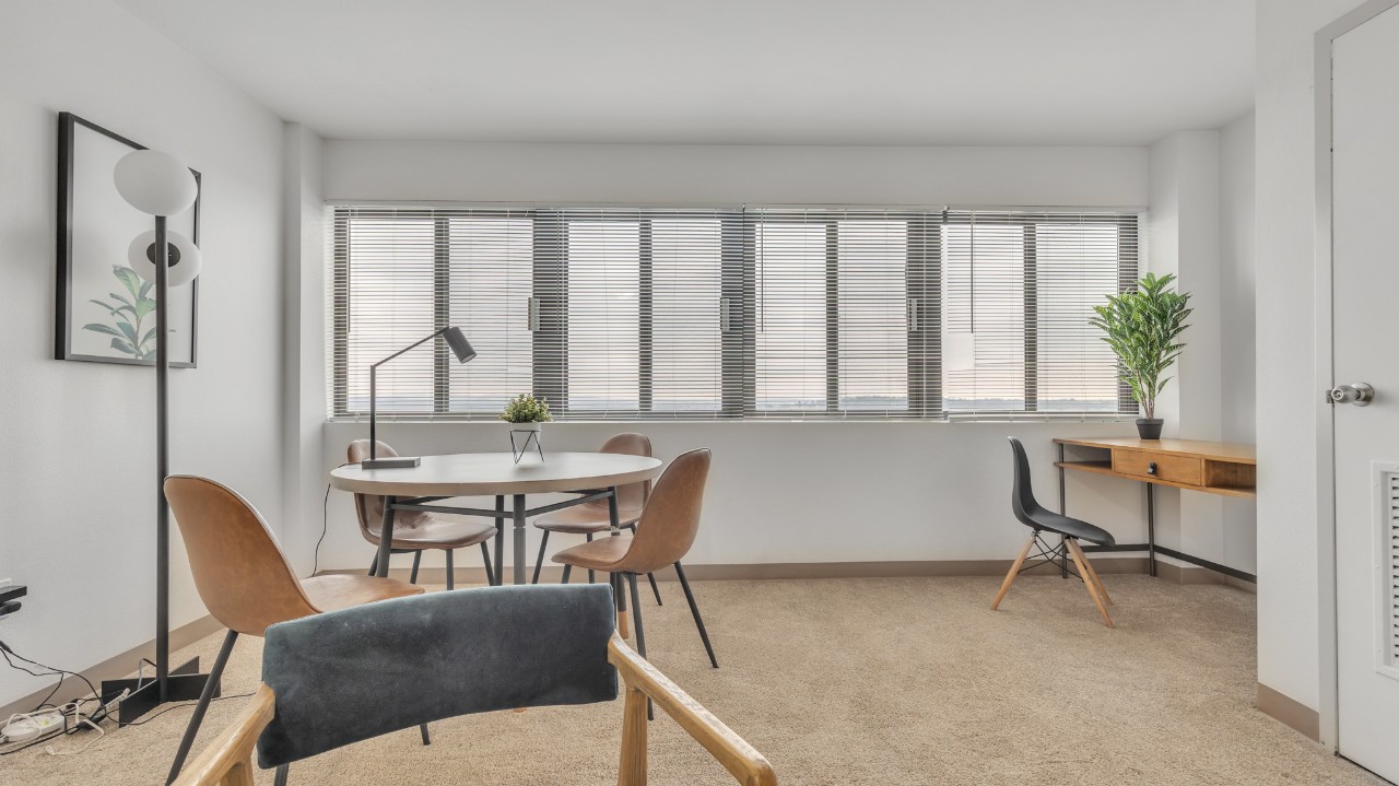 Pa Place 2114, 2br