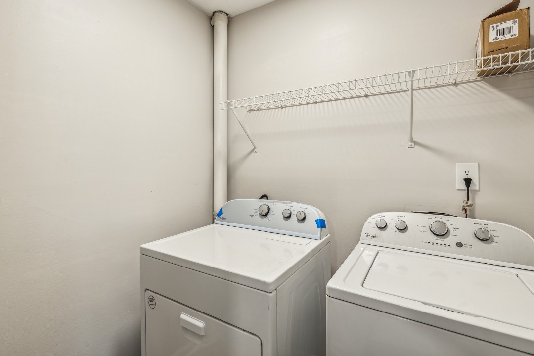Carlson Bay, 969-203, · Unit 1/1