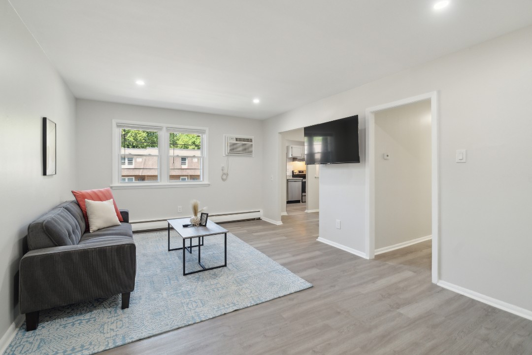 2 Bedrooms · Signature layout