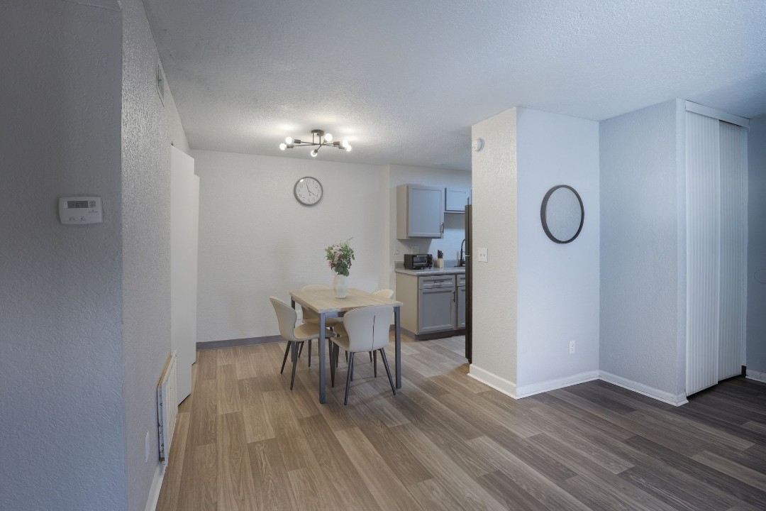Hillcrest 8330E · Unit 2/1