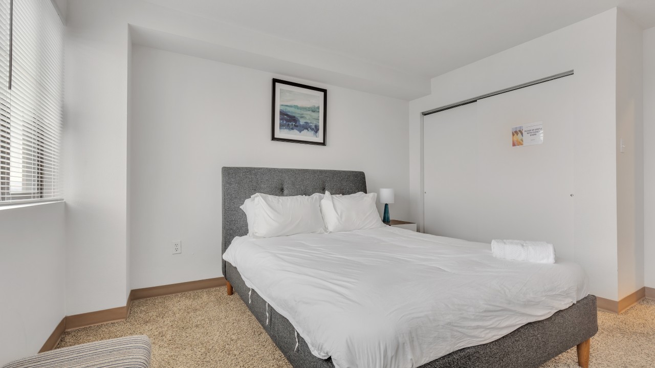 Pa Place 2414, 2br