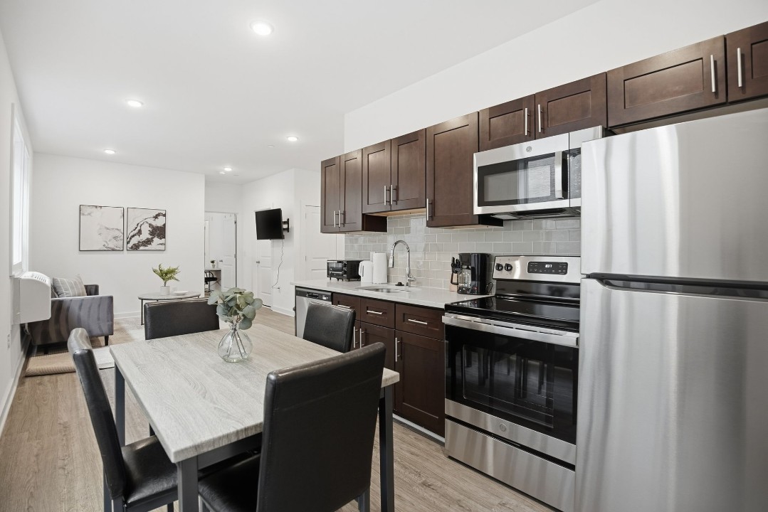 Fairmount Square 1528- 3C · Unit 1/1