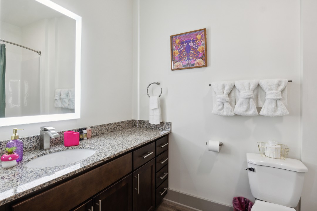 Overlook at Farragut 3305, · Unit 2/2