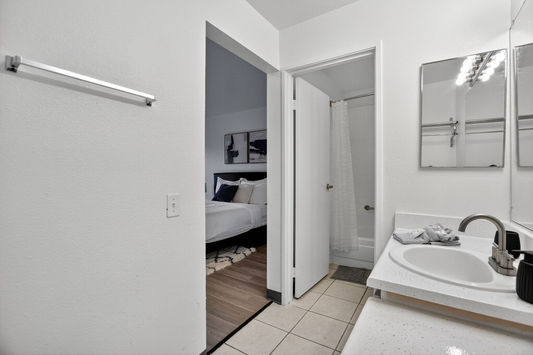 Spectra Paradise Studios · Unit 321