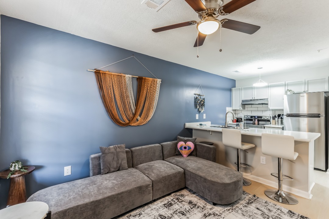 Carlson Bay, 965-301, · Unit 1/1