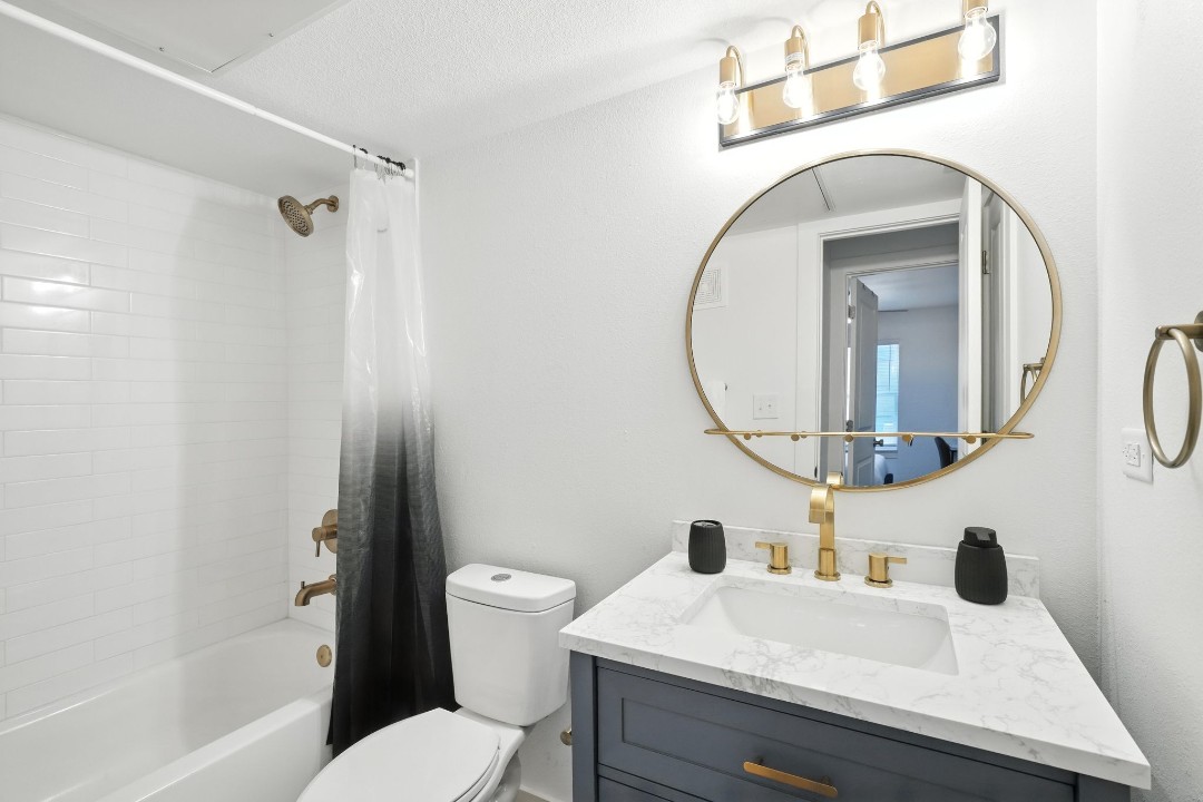 Mueller Flats · Unit 1613 1/1