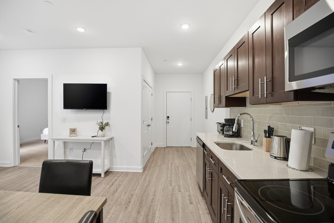 Fairmount Square 1528-3D · Unit 1/1