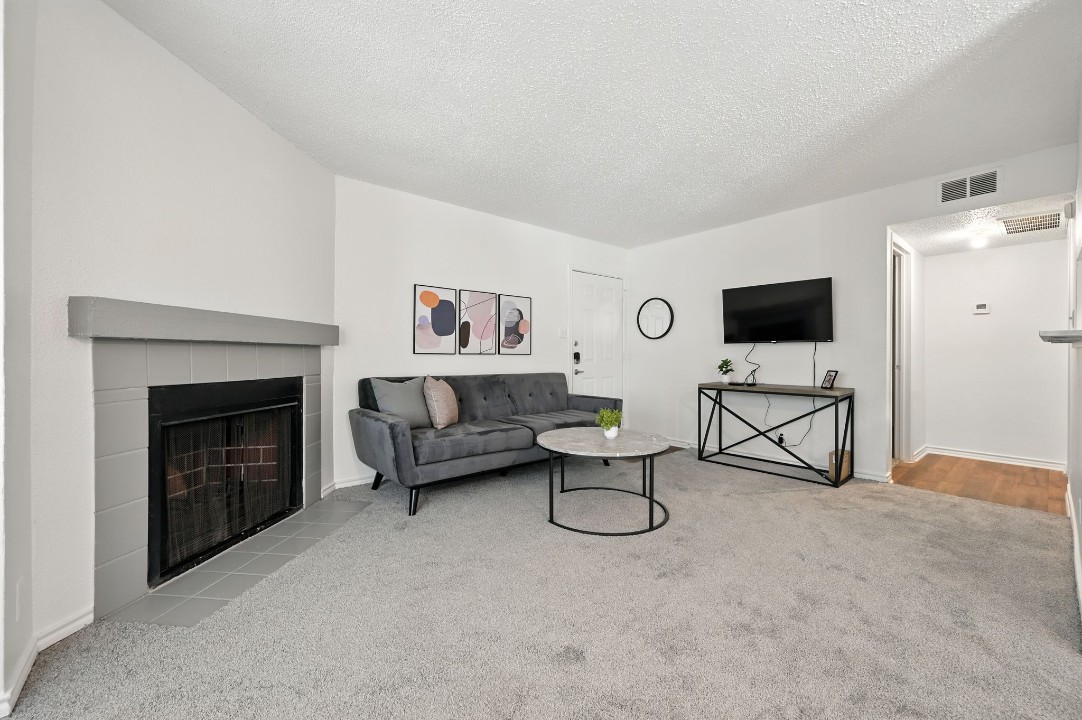 Mueller Flats · Unit 212 2/2