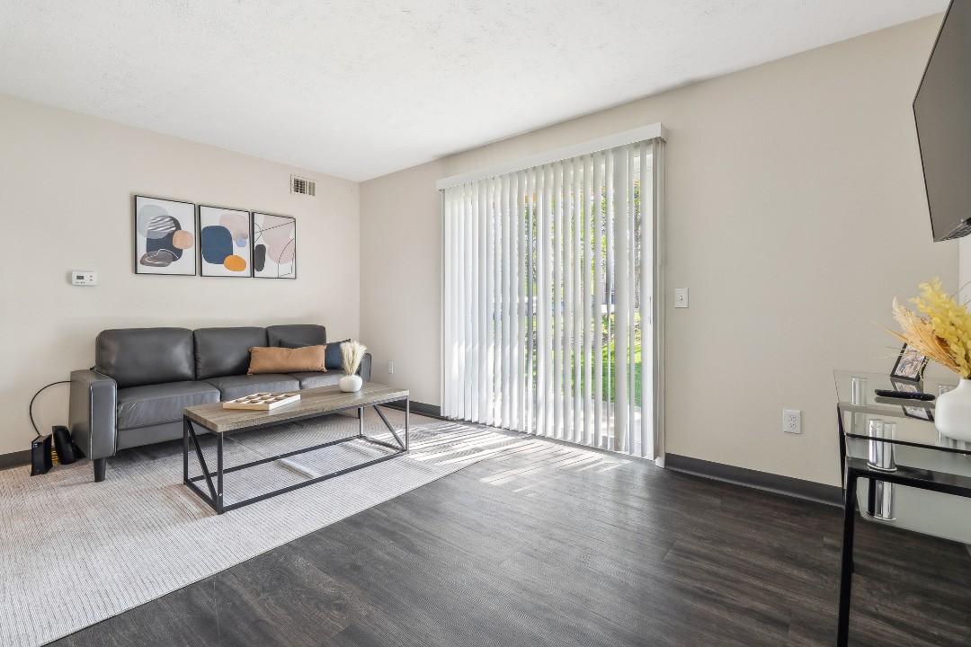 Northwoods 8208-1B · Unit 2/1