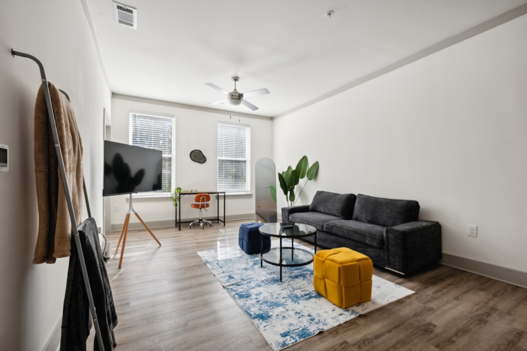 Overlook at Farragut 2103, 1BD/1BA