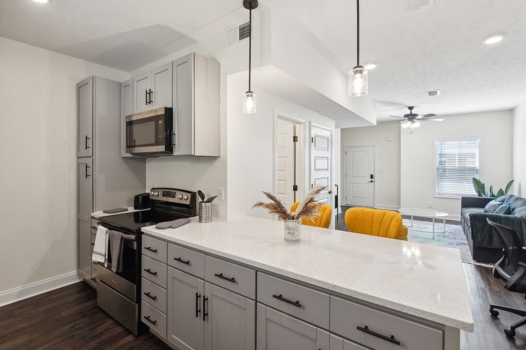 Alto · Unit Q8 2bd/2.5 bth