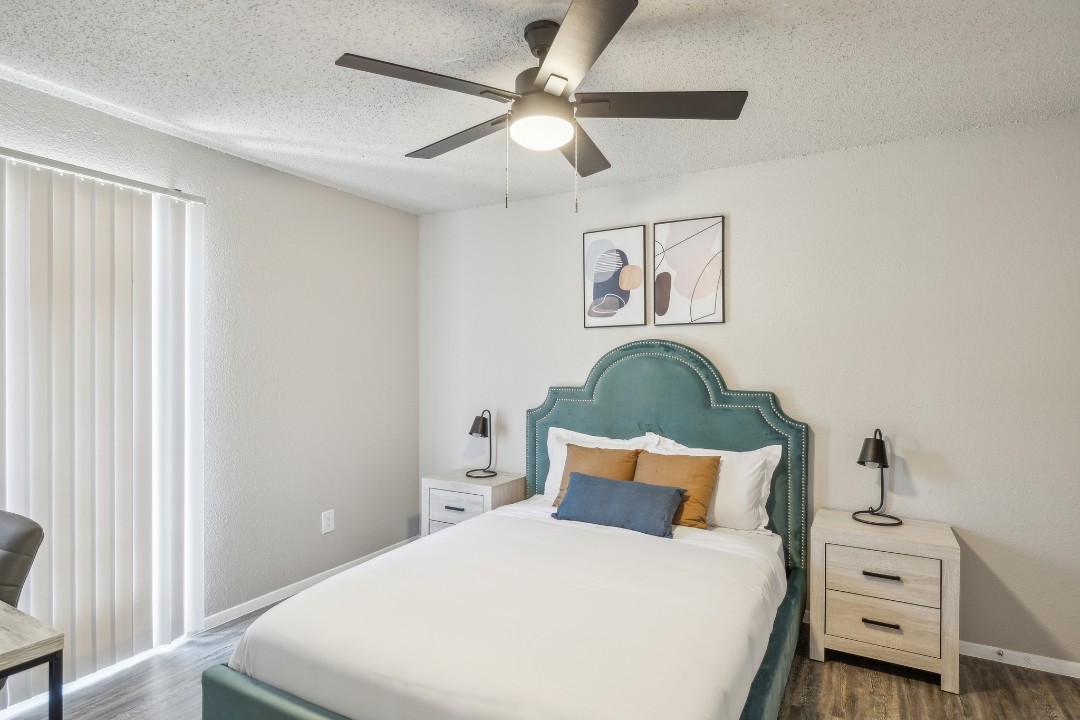 2 Bedrooms · Signature layout