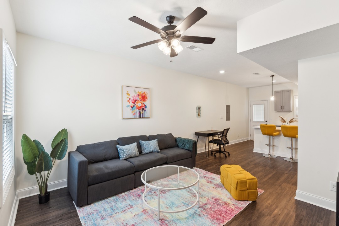 Alto · Unit Q8 2bd/2.5 bth