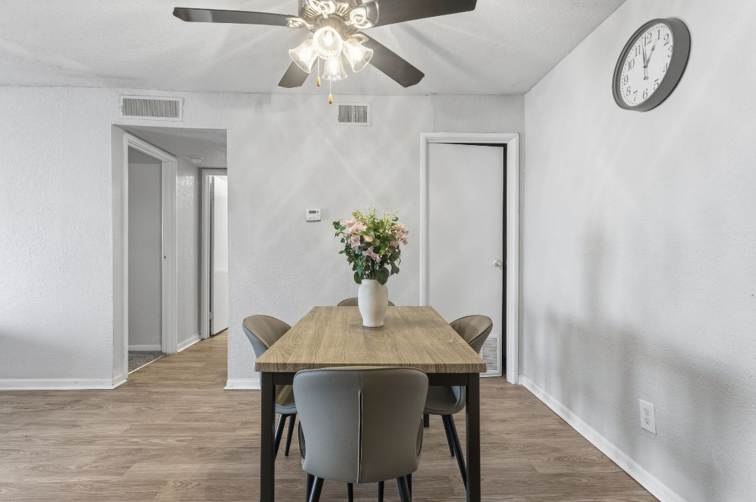 Hillcrest 8306C · Unit 1/1