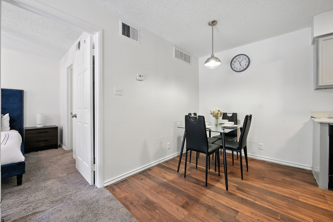Mueller Flats · Unit 1508 1/1