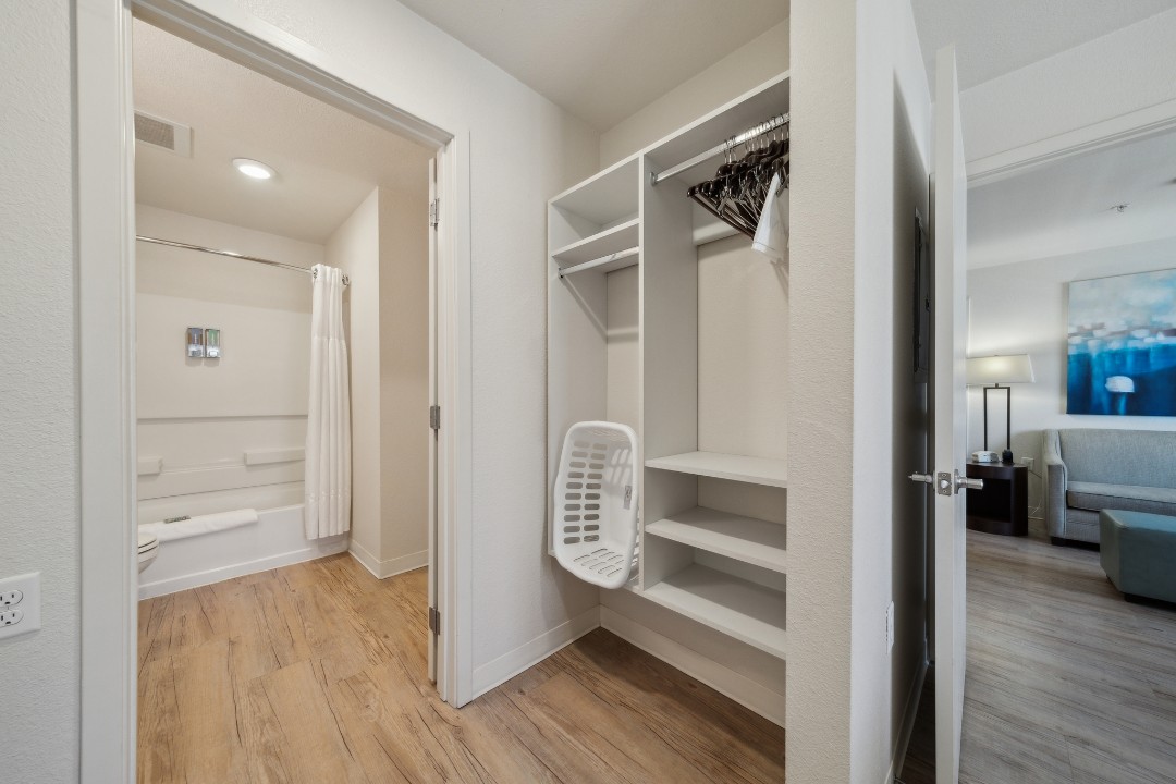 Simplicity At the Rim · Unit 1421 2/2