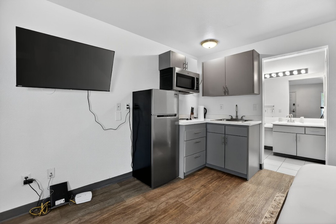 Spectra Paradise Studios · Unit 615
