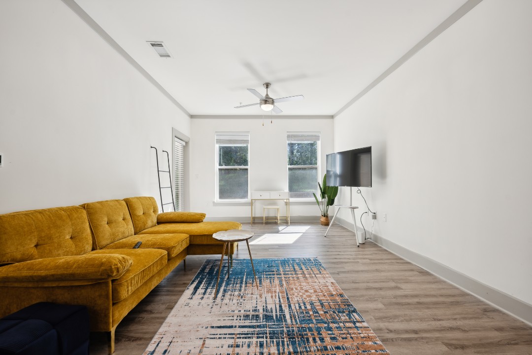 Overlook at Farragut 3001, 1BD/1BA