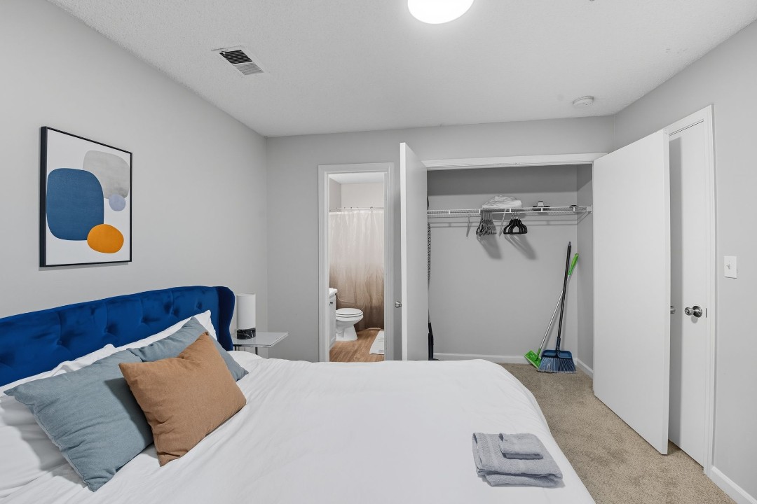Meadowbrook 250-205 1bd/1bd