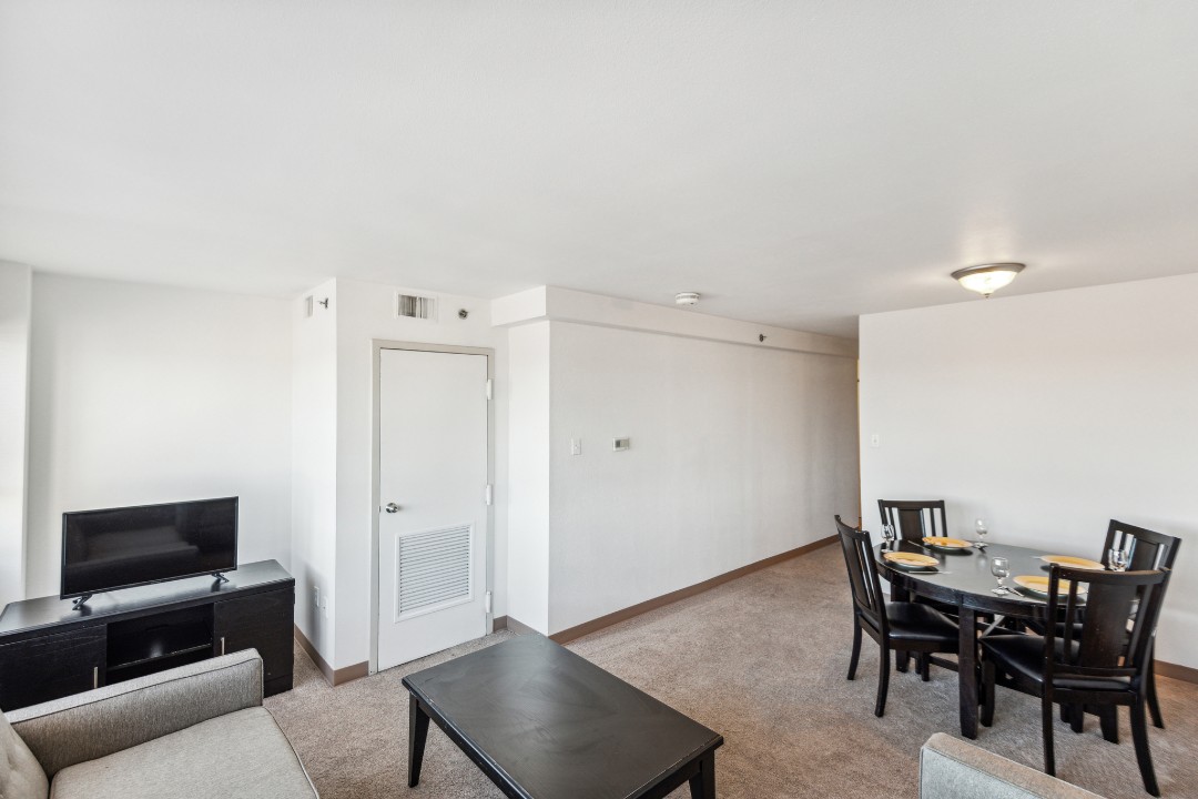 Pa Place 2401, 2br