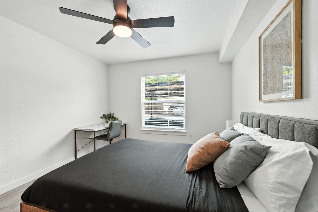 Mueller Flats · Unit 1607 1/1