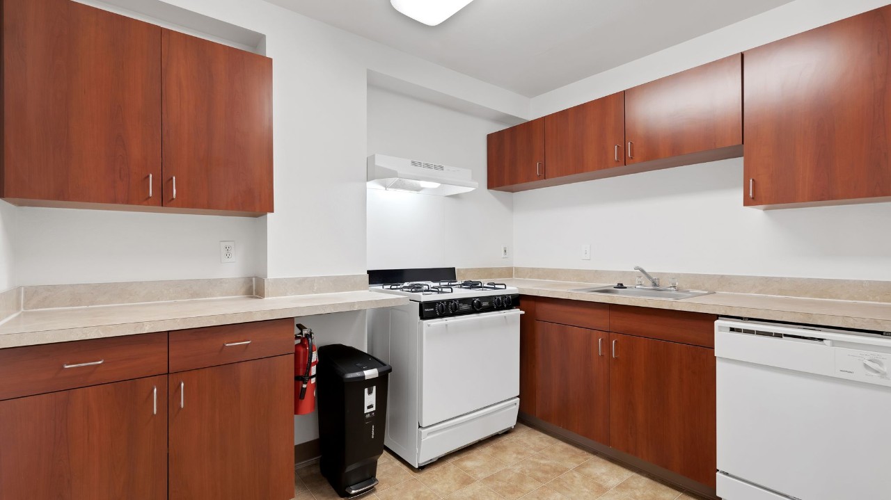 Pa Place 1203, 1br